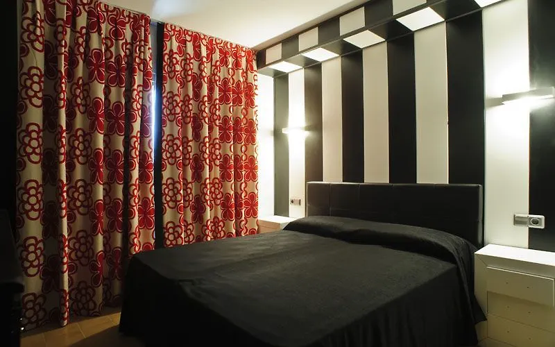 Apartamentos Salles Beach L'Estartit 3*,