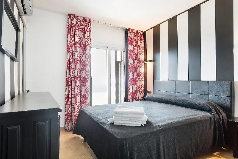 Apartamentos Salles Beach L'Estartit 3*,