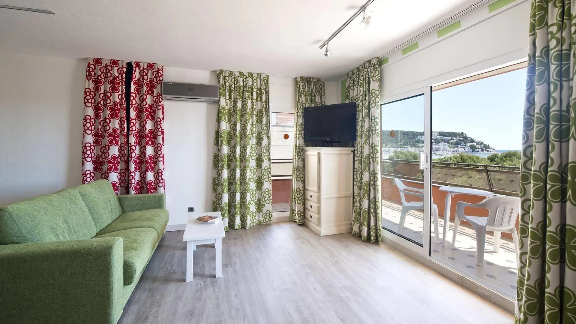 Apartamentos Salles Beach L'Estartit Aparthotel